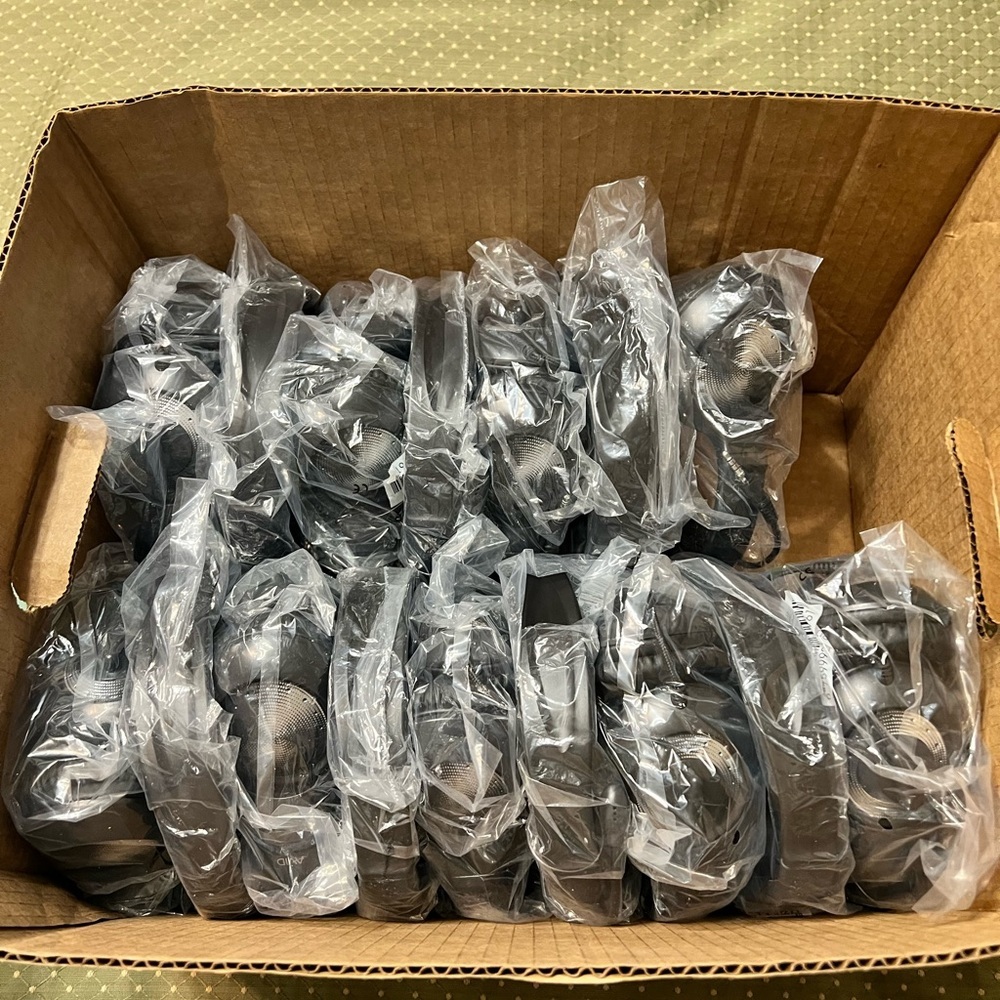 AVID EDUCATION AE-55
HEADPHONES with Microphone - BOX OF 16 BRAND NEW SEALED - Picture 6 of 9